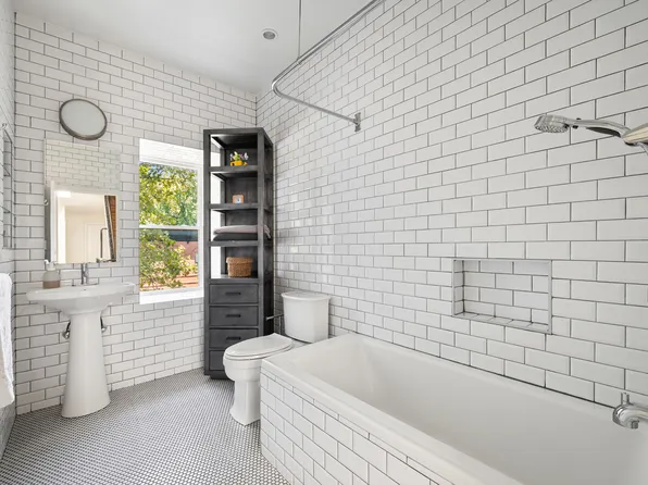 827 Marcy Avenue image 11 of 16