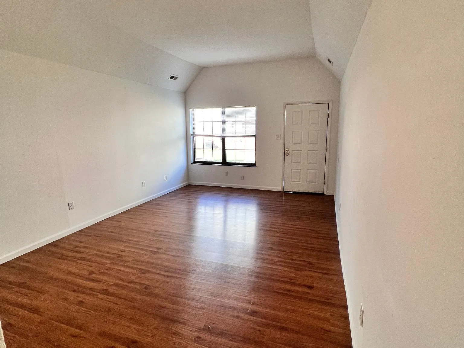 1132 Barrington Lane — Photo 4