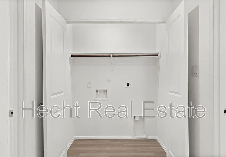 2910 Green Finch — Photo 22