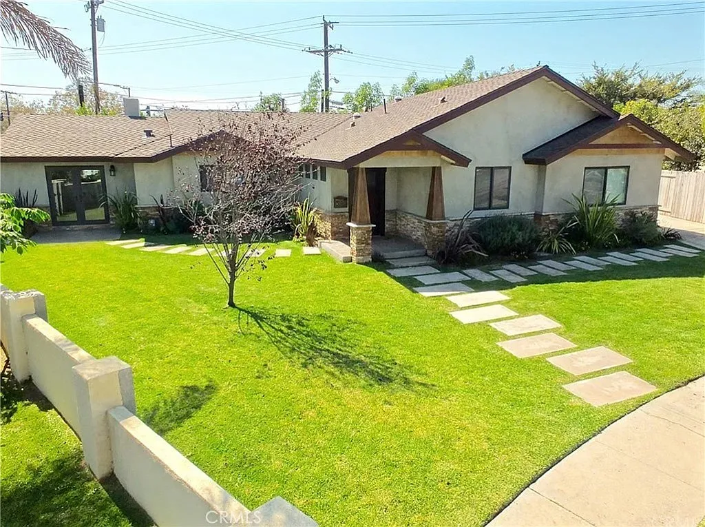 4 bed, 3235 sqft, $8,900 — Photo 3
