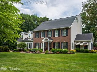 7668 Hunters Point, Brighton, MI 48116