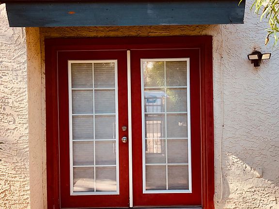 Back Entrance - Private Yard