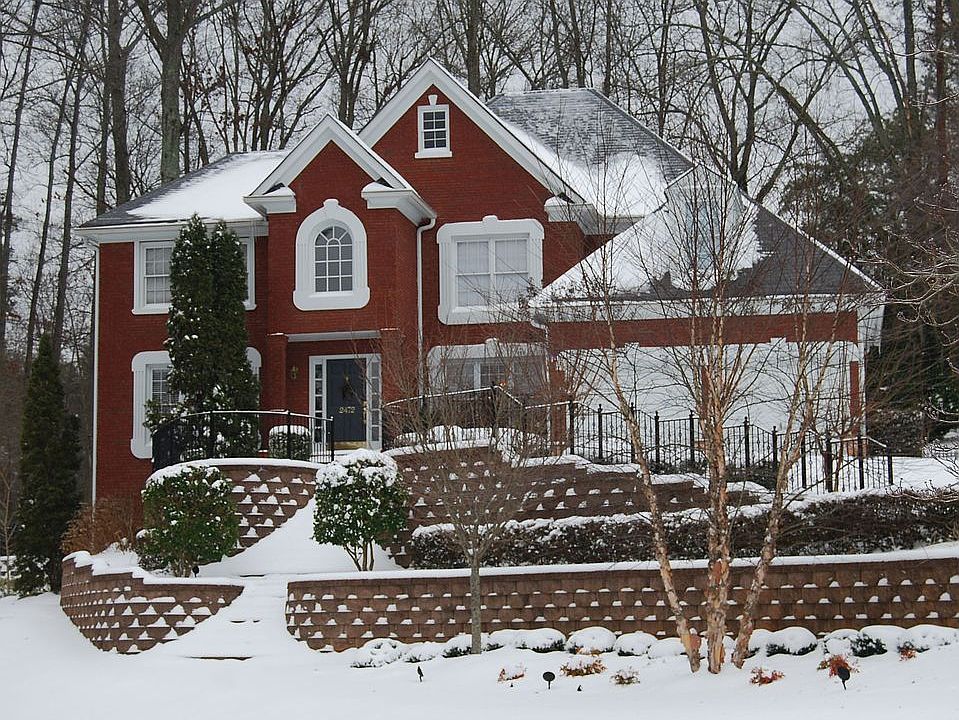2nd image of 2472 Chancery Pl NE