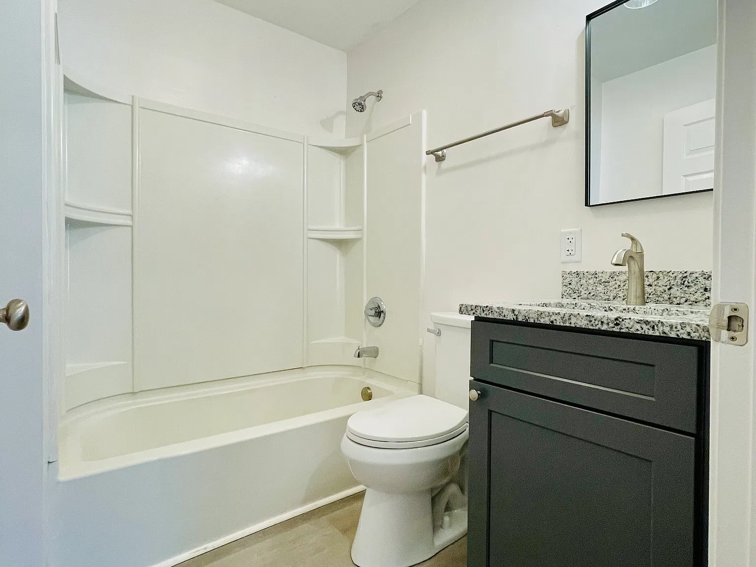 2 bed, 700 sqft, $1,450 — Photo 4