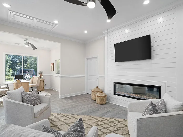 401 Victory Rd — Photo 4