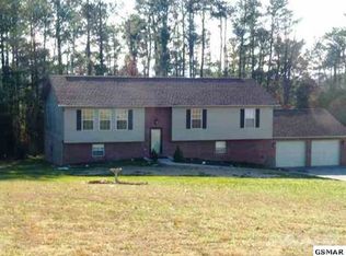 849 Chestnut Grove Cir, Dandridge, TN 37725