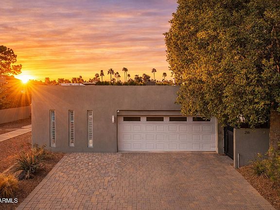 2nd image of 216 W Winged Foot Rd