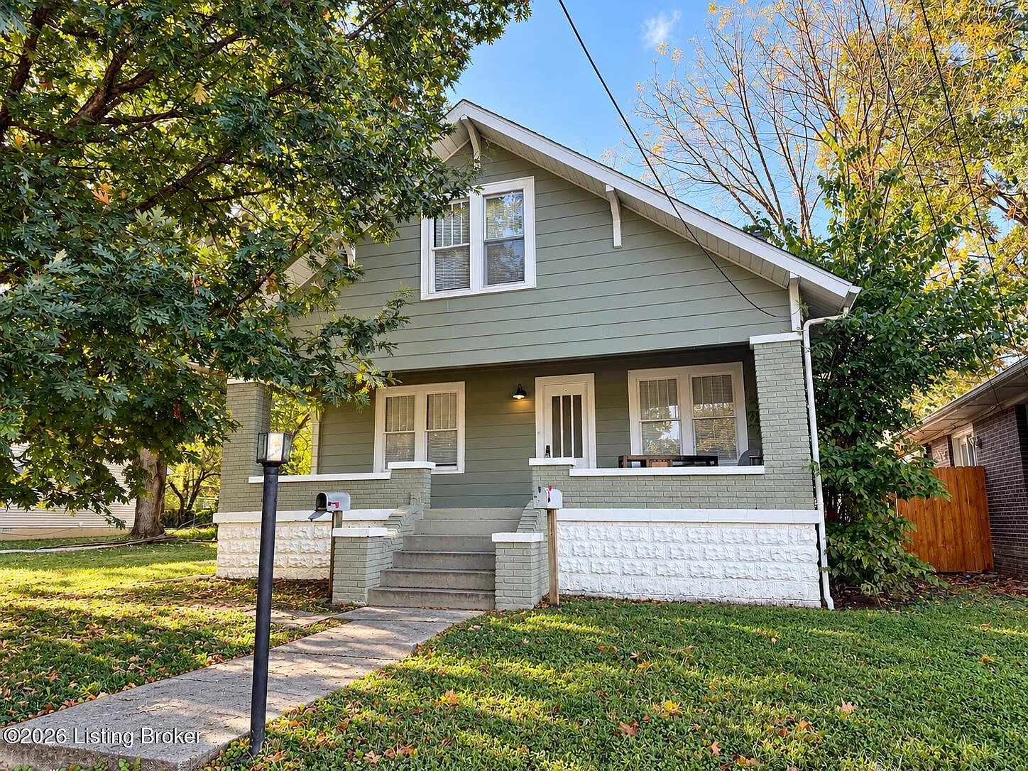 3 bed, 1.0 bath, 1200 sqft, $1,150 — Photo 2