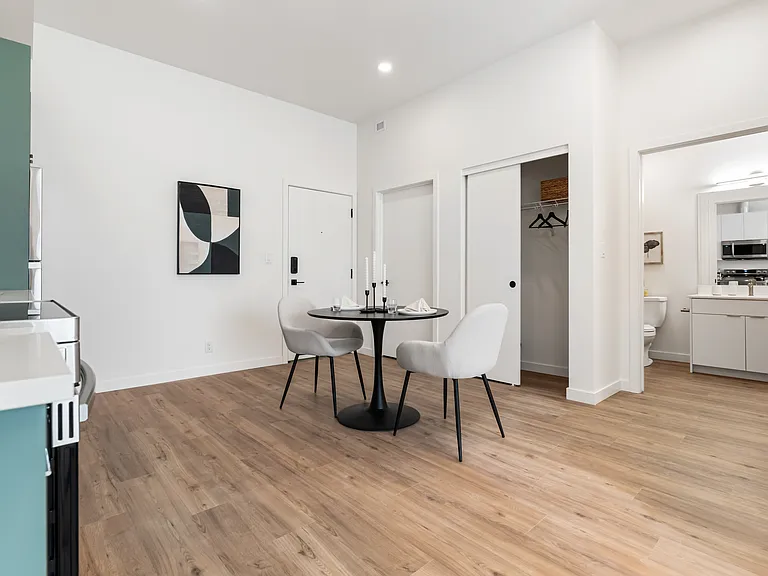 10 Kenton Way — Photo 5