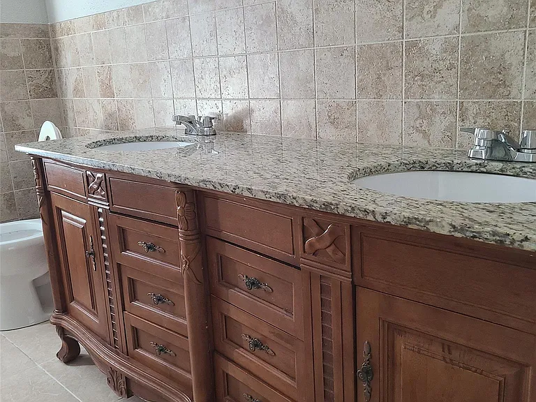 8130 Sunny Ridge Dr — Photo 17
