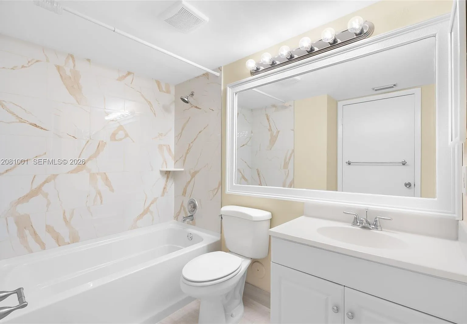 1 bed, 1.0 bath, 816 sqft, $1,790 — Photo 3