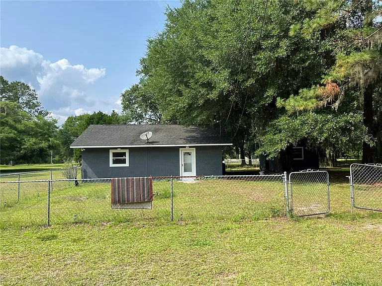 1126 Shady Rd NE — Photo 3