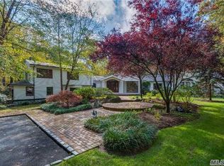 28 Wilton Rd, Cold Spring Harbor, NY 11724