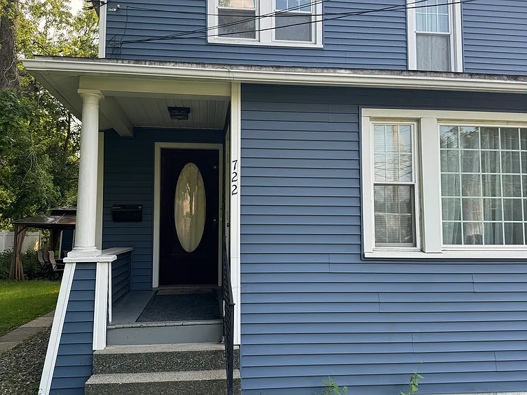 722 Columbia Tpke — Photo 12