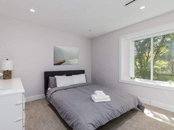 4 bedroom rental in Vancouver — photo 20
