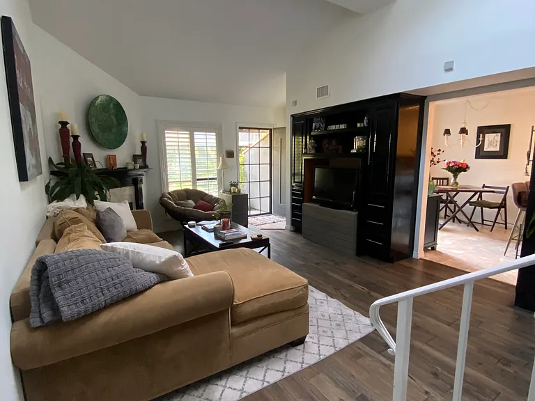 345 University Dr #D4 — Photo 8