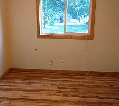 4th image of 903A Babs Ave