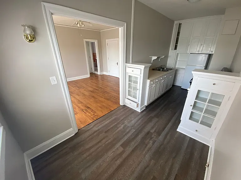 Oak Grove Apartment Hotel — Photo 13