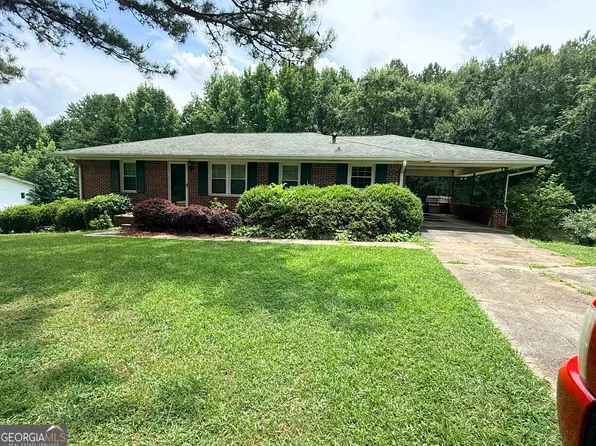 59 James St, Tallapoosa, GA 30176