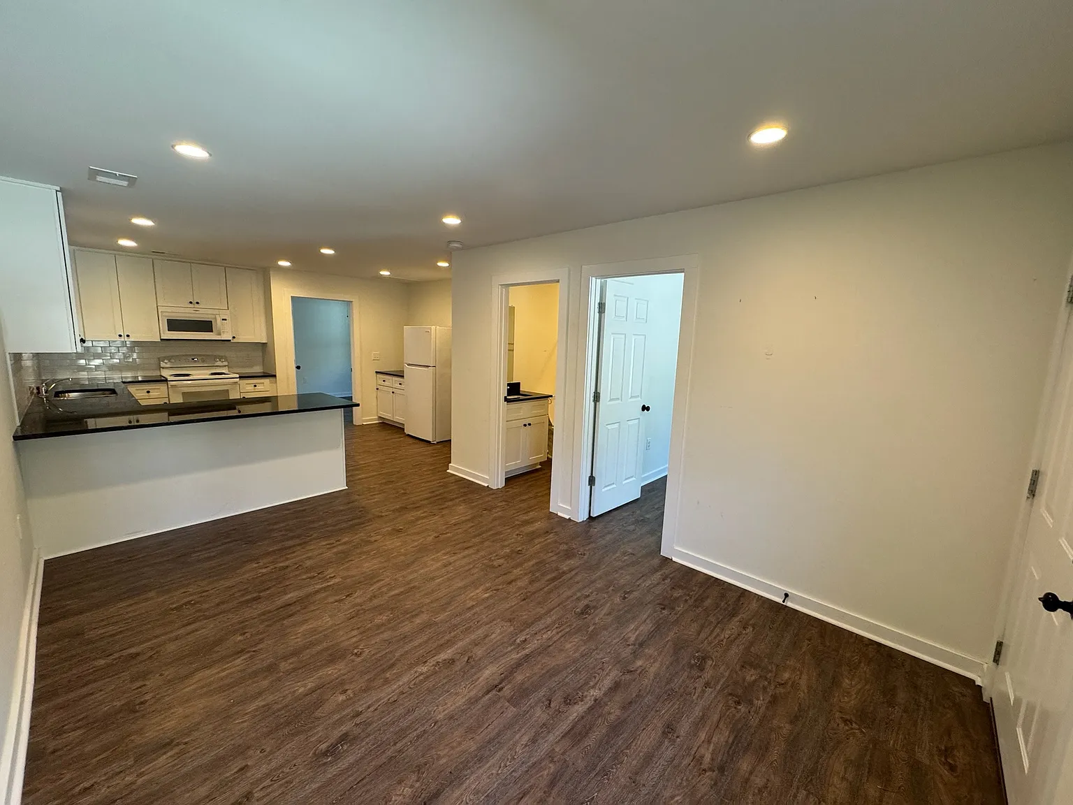 2 bed, 800 sqft, $1,175 — Photo 3
