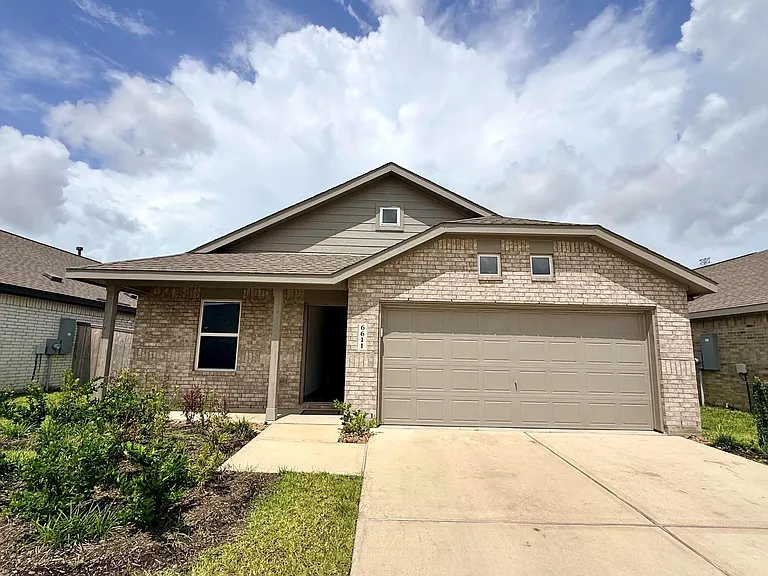 6611 Water Oak Green Ln — Photo 1