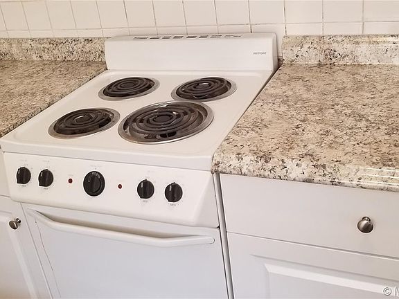 5th image of 2246 Fillmore St APT 9