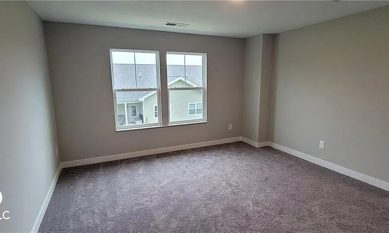 9829 Kenwood St — Photo 10