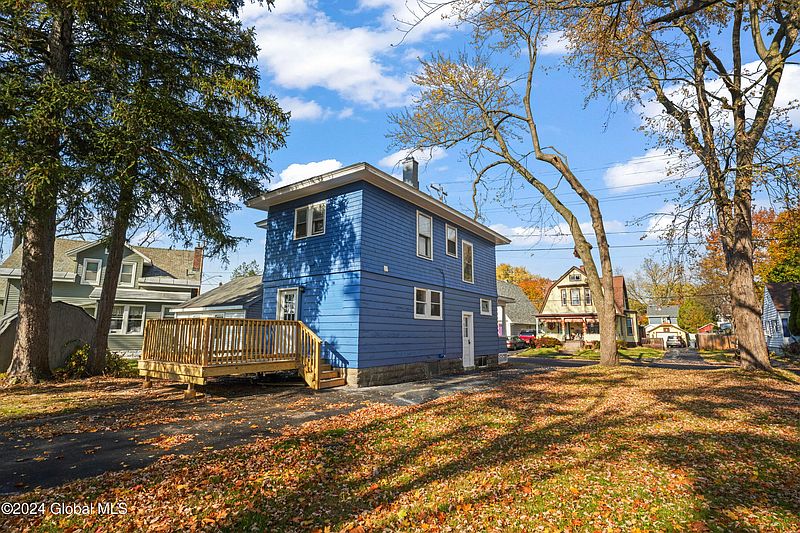 3rd image of 106 N Holmes Street