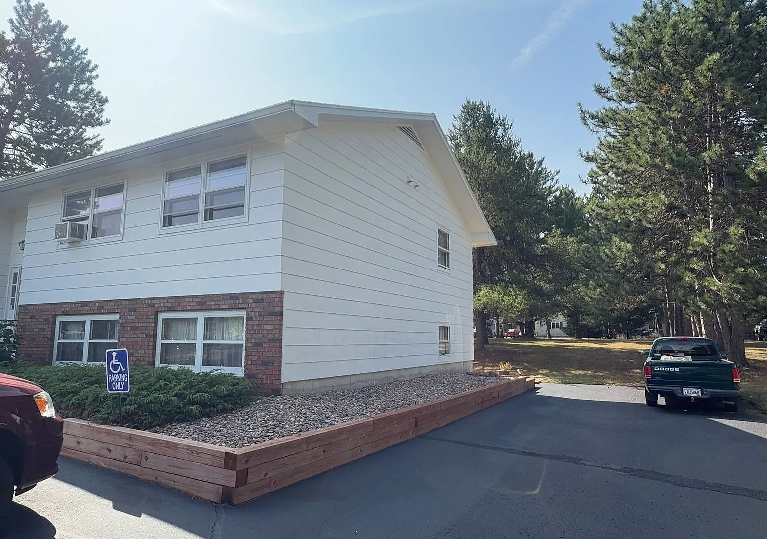 3605 Ross Avenue — Photo 3