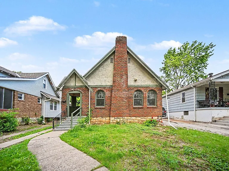 5114 Brooklyn Ave — Photo 1
