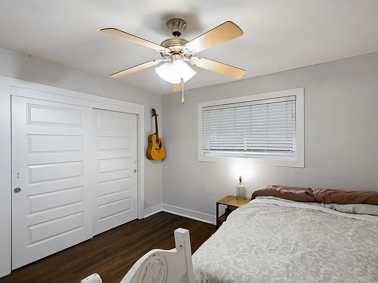 3815 Guadalupe St #208 — Photo 17