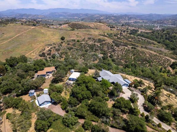 5221 Olive Hill Rd, Fallbrook, CA 92028
