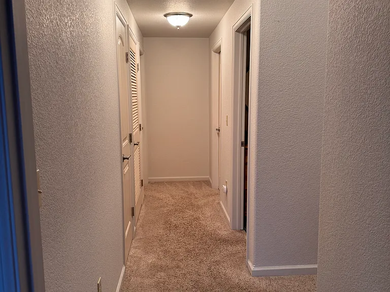 117 M And M Ln #D — Photo 21
