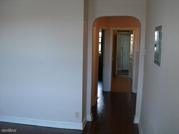 1646 KST. APT1. HALLWAY