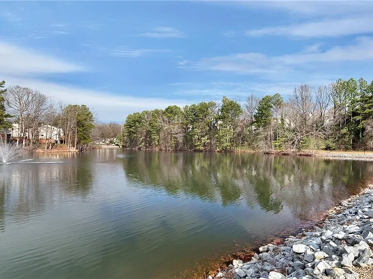 1105 Garden Ct — Photo 27