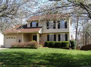 1024 Gretna Green Dr, Charlotte, NC 28217