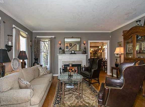 3rd image of 3410 Barrington Dr
