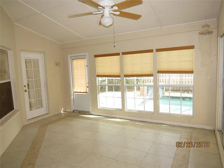 9427 Hunters Pond Dr — Photo 28