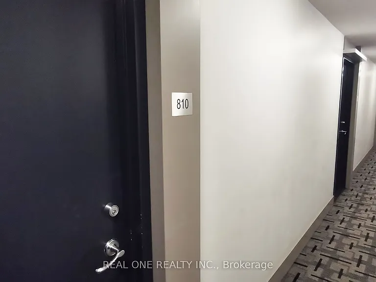 81 Navy Wharf Ct #810 — Photo 11