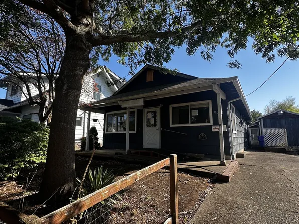 920 NE 77th Ave, Portland, OR 97213