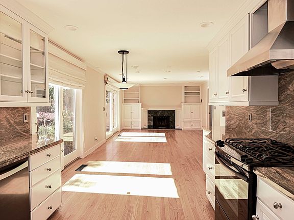 3rd image of 5482 Kaveny Dr