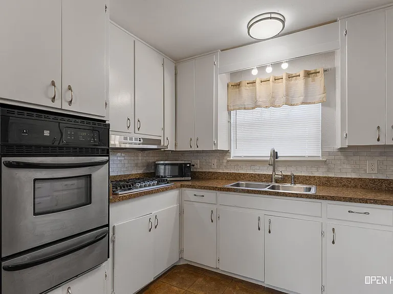 1604 Parkdale Dr — Photo 11