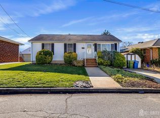 122 Nickel Ave, Sayreville, NJ 08872