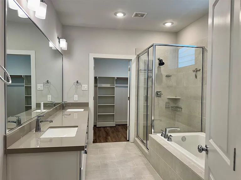 1282 N Post Oak Rd #A — Photo 29