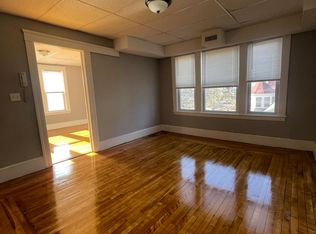 107 Granite St APT 3, Worcester, MA 01604