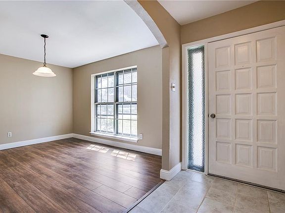 3rd image of 6905 Whitman Ave