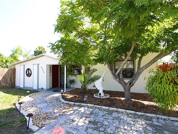 2nd image of 1209 SE Sea Oat Ln