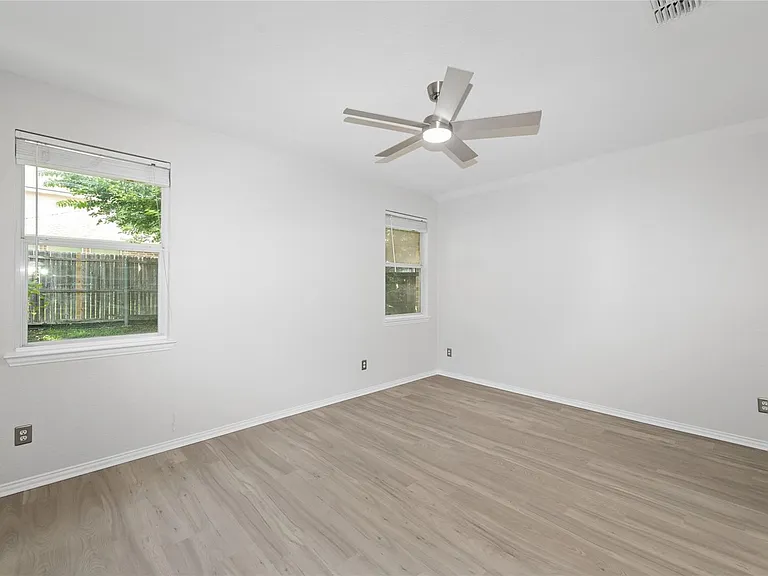 5712 Eureka Bnd — Photo 12