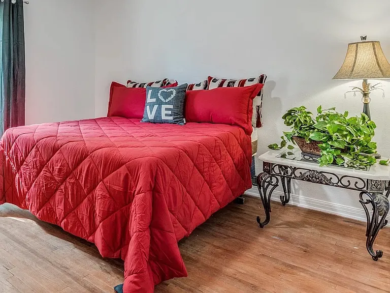 2109 W Avenue B #B — Photo 1