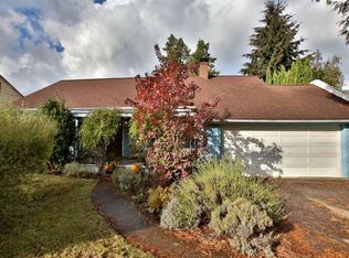 119 NE Holland St, Portland, OR 97211